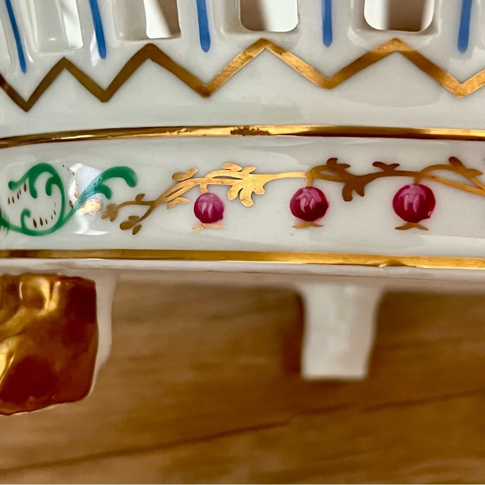 Vintage V.A Portugal Reticulated Gold Gilt Porcelain Lion Paw Footed Basket RARE